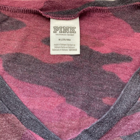 PINK V-Neck Camo T-Shirt - Red & Black Camouflage Tee size medium - Picture 7 of 11